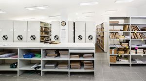 קומפקטוס לארכיב עם שולחן פריסה