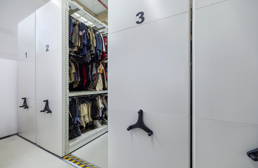 מערכת קומפקטוס לתליית תלבושות