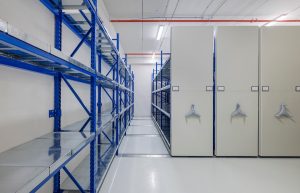 מערכת קומפקטוס תעשייתית לאחסון מכלולים מכניים מדויקים